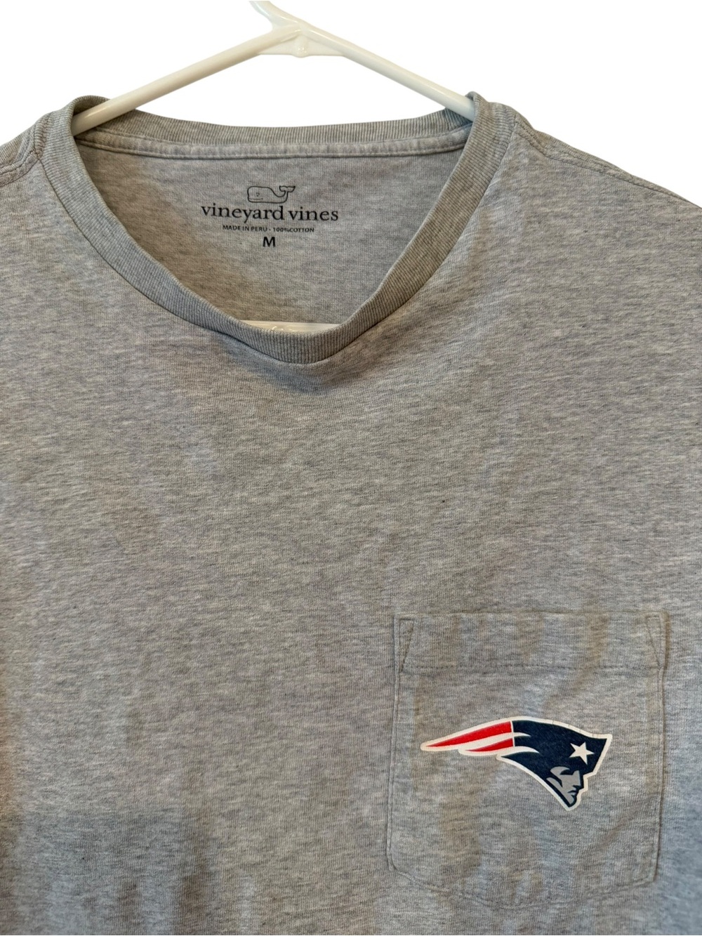 Vineyard Vines Gray Long-Sleeve Pocket Tee with Patriots Logo - Picture 4 of 4